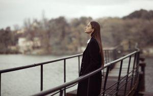 Я стою на мосту