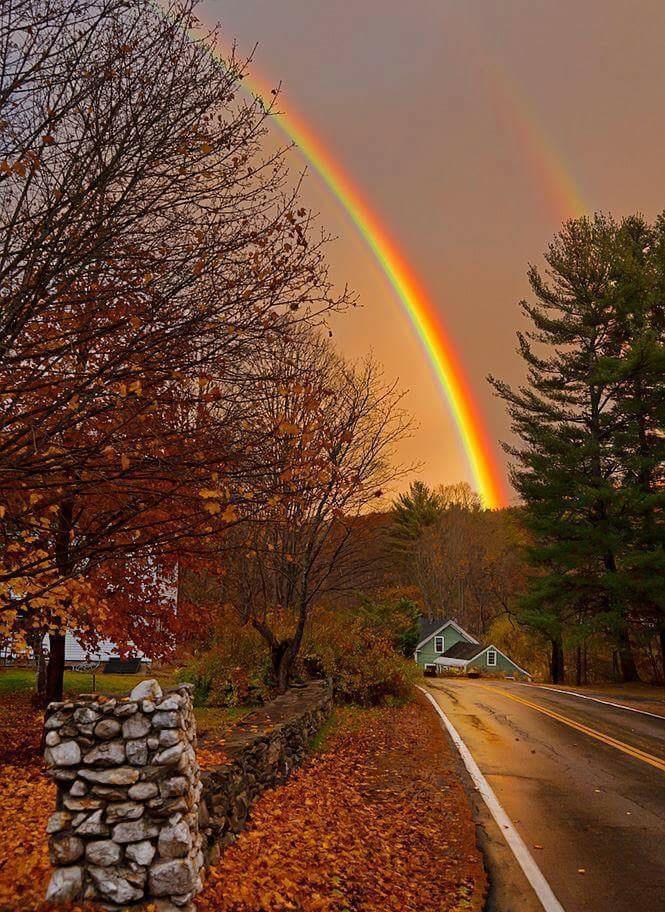 ОСЕНЬ ХОЗЯЙКА ПОРЯДОК НАВОДИТ