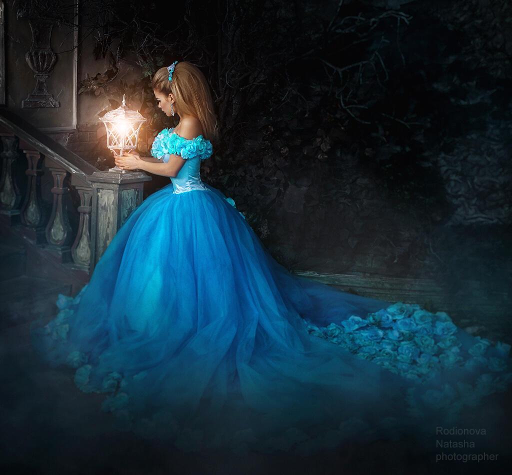 В СТАРИННОМ ЗАМКЕ