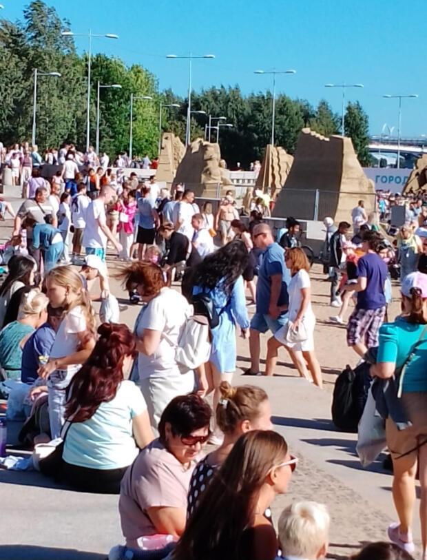 В мире нашем прекрасном и хрупком