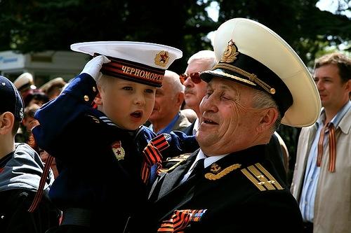 А НЫНЧЕ, ГЛЯНЬ ...(валик)