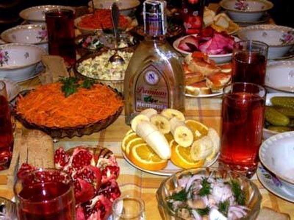 Стол С Алкоголем И Закуской Фото