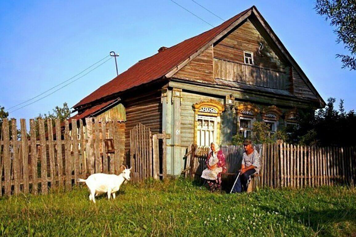 А ДЕРЕВНЯ НА КРАЮ БОЛЬШОГО СВЕТА ! /из цикла,ах лето!/