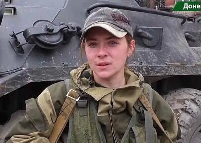 Плачет девочка