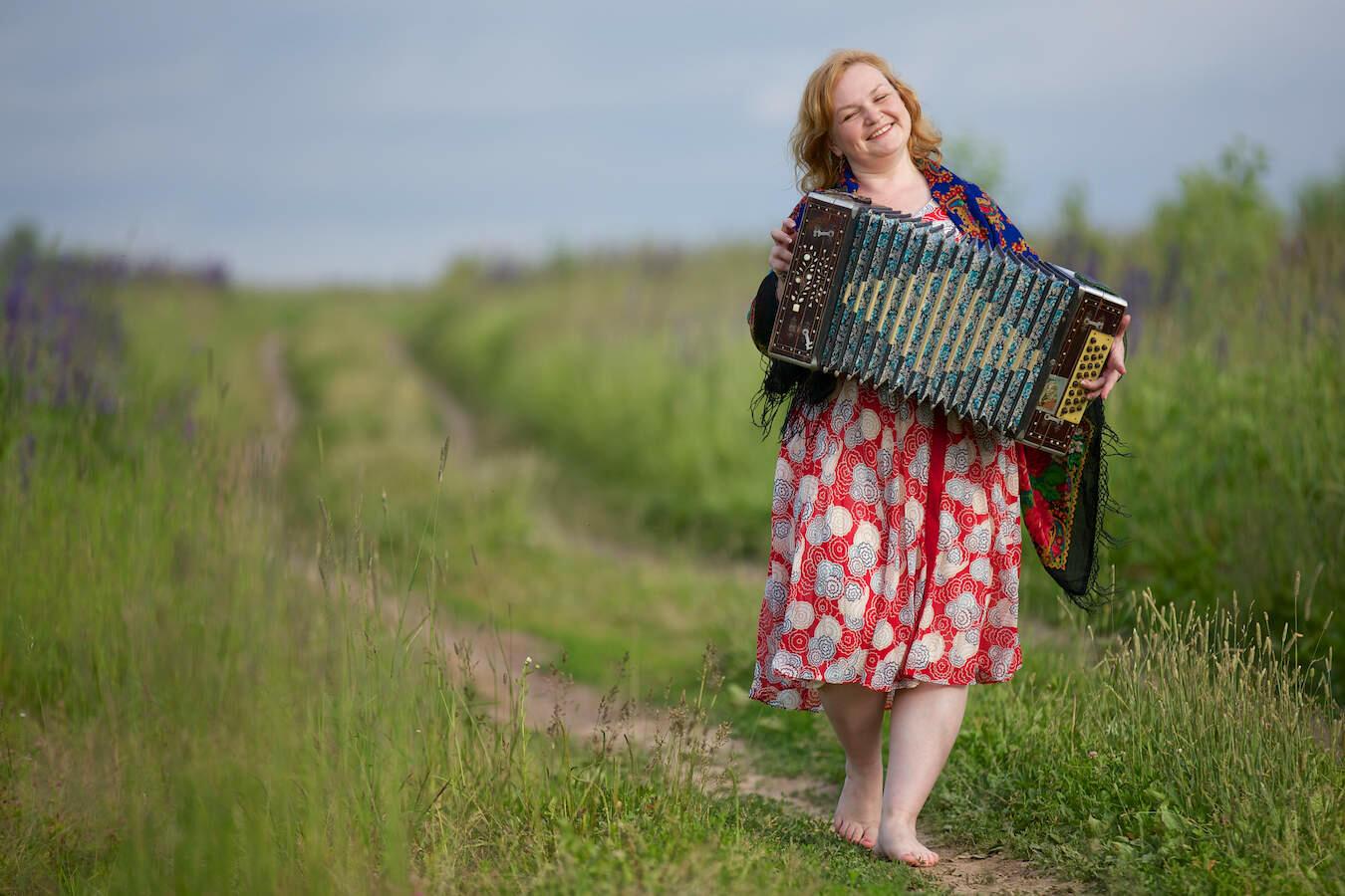 ДУША   НАРАСПАШКУ - ( акро )