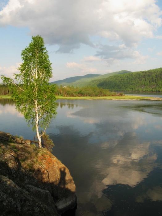 НИЧЕГО , ЧТО ИМЯ ВЕТРУ НЕИЗВЕСТНОЕ ... читает автор .