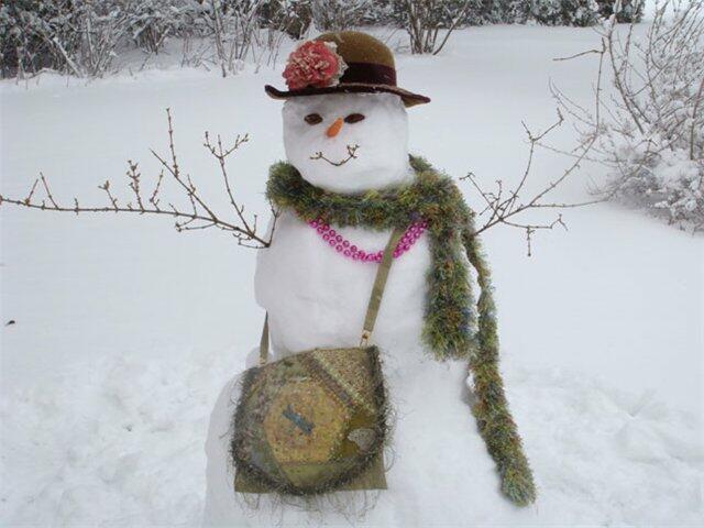 И СНЕГОВИКУ НУЖНА ЛЮБОВЬ