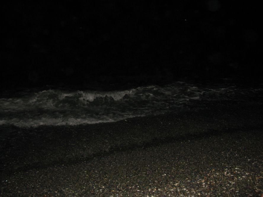 Ночь у берега 83 глава teletype. Лазаревское море ночью. Ночной пляж Лермонтово. Джубга ночной пляж. Джубга ночью.