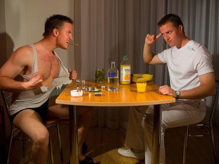 ВЫПЕЙ МИЛЫЙ РЮМОЧКУ .