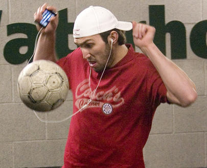 один футболист