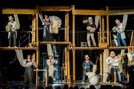 Мы все на Земле как в театре!