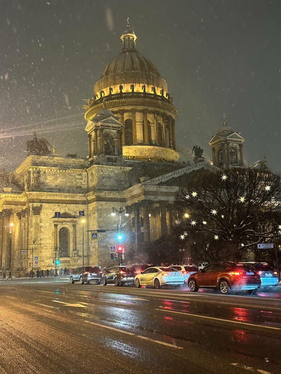 Негде от тоски столичной уклониться...
