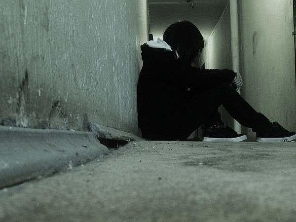 Нелепо вою, кричу от боли....