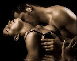 ТЫ ПАХНЕШЬ ЖЕНЩИНОЙ МОЕЙ...