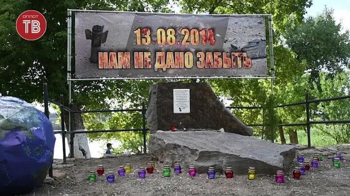 Прикрываясь хрупкими плечами