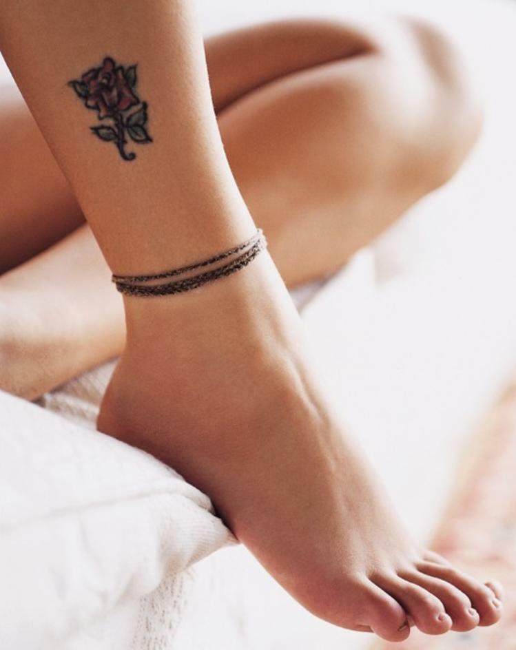 Татуировки женские маленькие на ноге фото