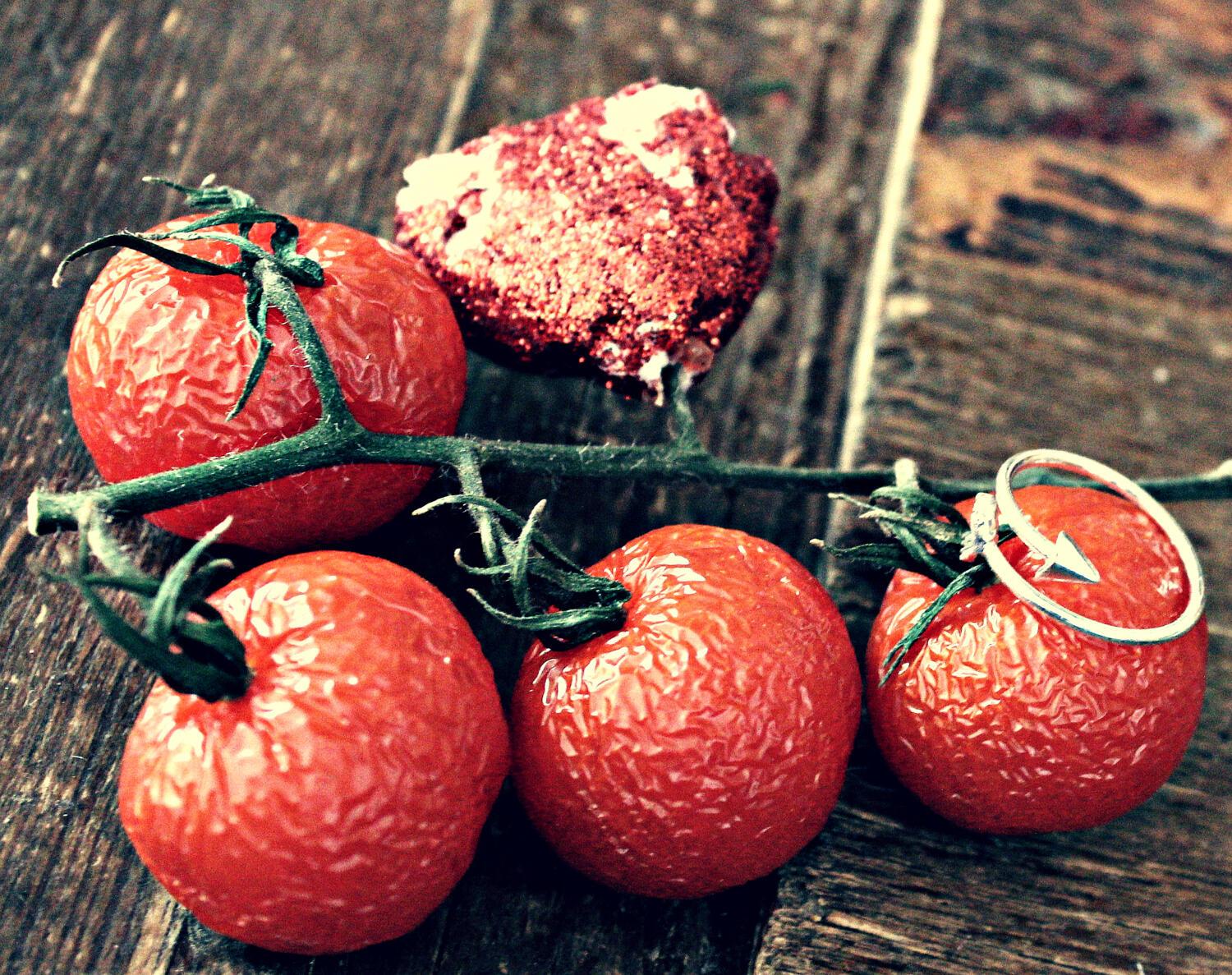 Прошла любовь – завяли помидоры