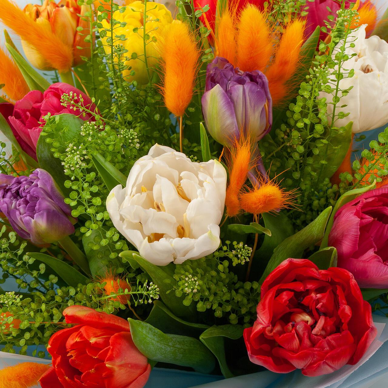 Нежный март,  число восьмое - романтичней  быть  причина!