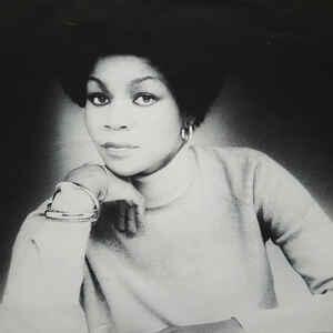 ПЕВИЦЕ  LETTA  MBULU 