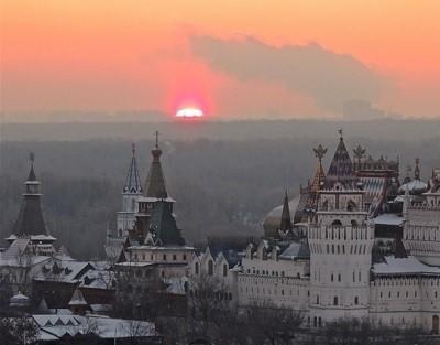 Наше солнце встаёт опять