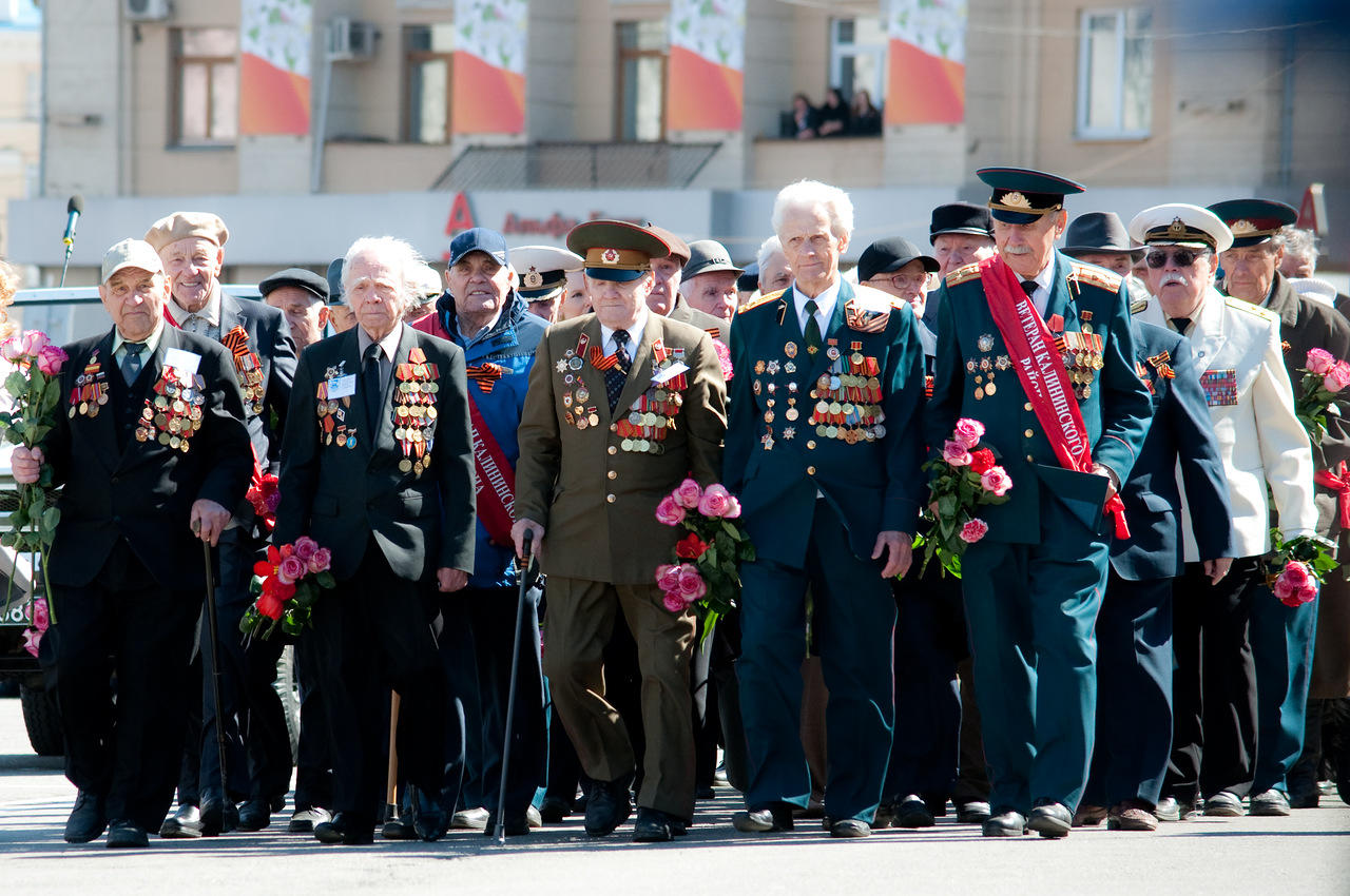 Почему в россии 9 мая. Ветераны на параде. Ветераны Великой Отечественной войны. 9 Мая ветераны. Ветераны на параде 9 мая.