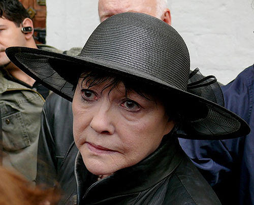 Поэту Белле Ахмадулиной