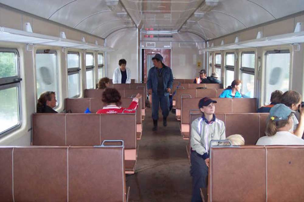 В электричке.