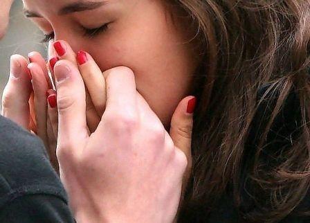 Соберу твои руки в ладони в ночи...