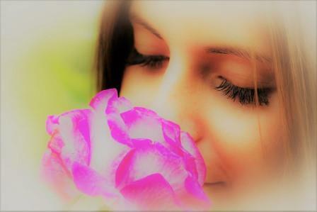 "Когда вдыхаю роз дурман..."