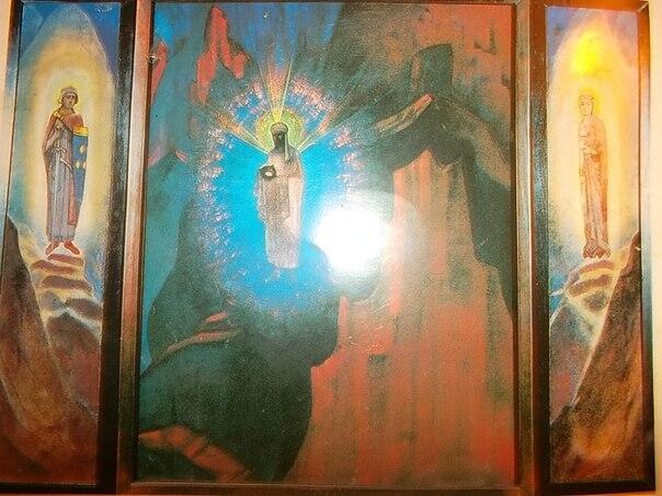 СТУПЕНИ ВЕДУЩИЕ  К  ХРАМУ.....