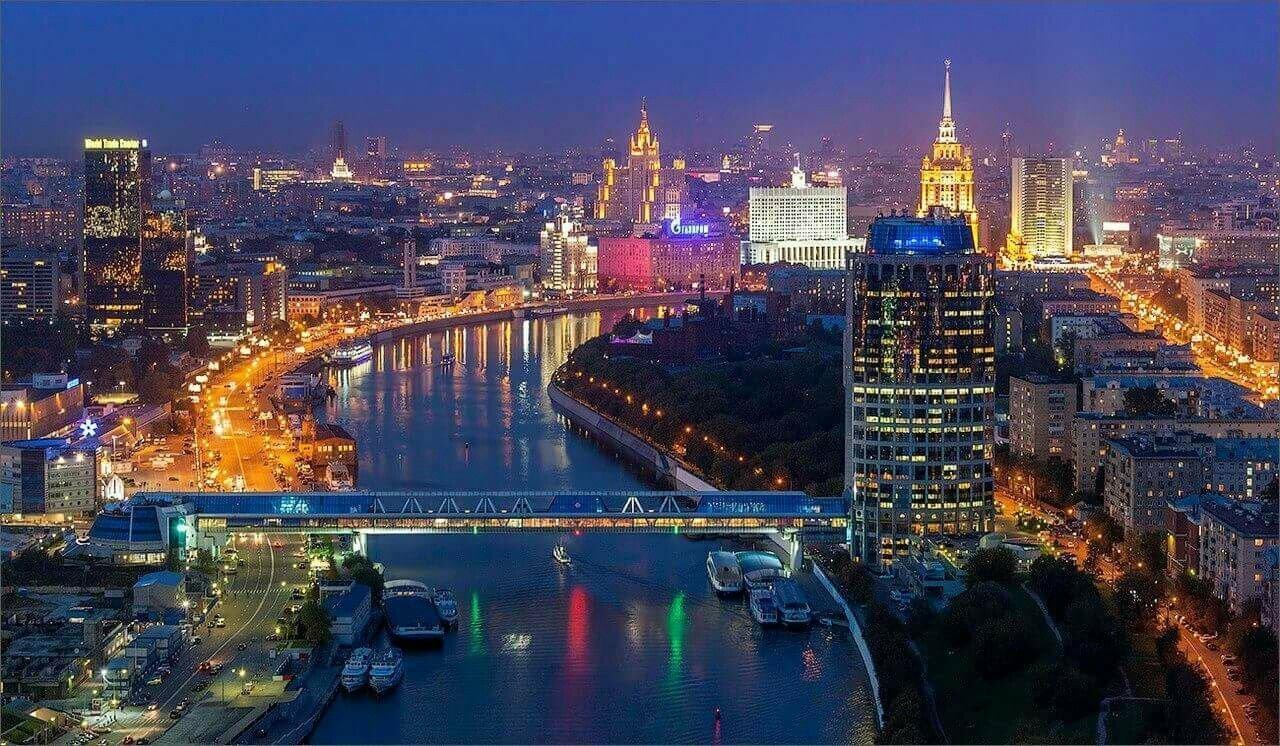 Москва никогда не спит