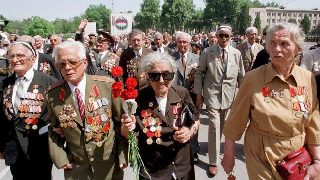 Таджики в великой отечественной войне. Бессмертный полк Таджикистан. Ветераны Таджикистана. Таджикские ветераны. Ветераны ВОВ Таджикистана.