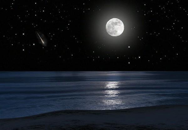 Лунная дорожка, моря тихий всплеск...