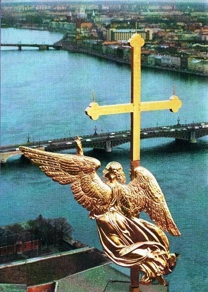 Гордо я иду и чинно