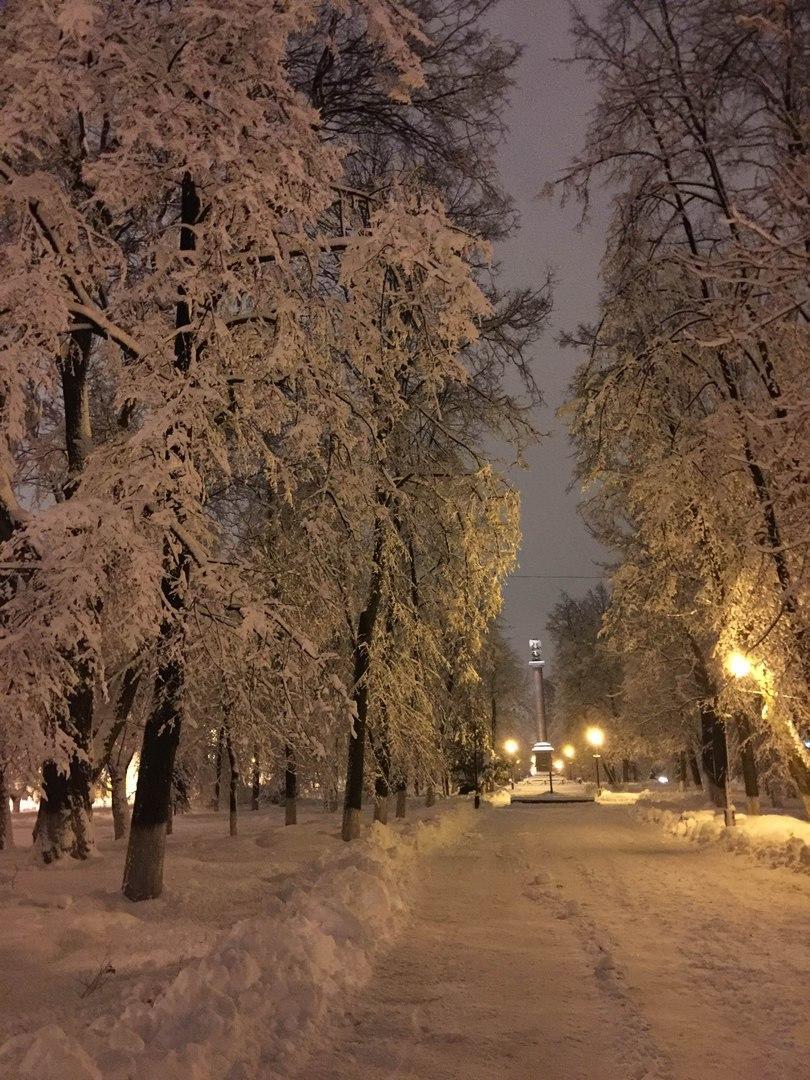 Закружили снега, закружили...