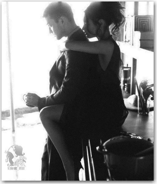 И небо хмурое. Листва...