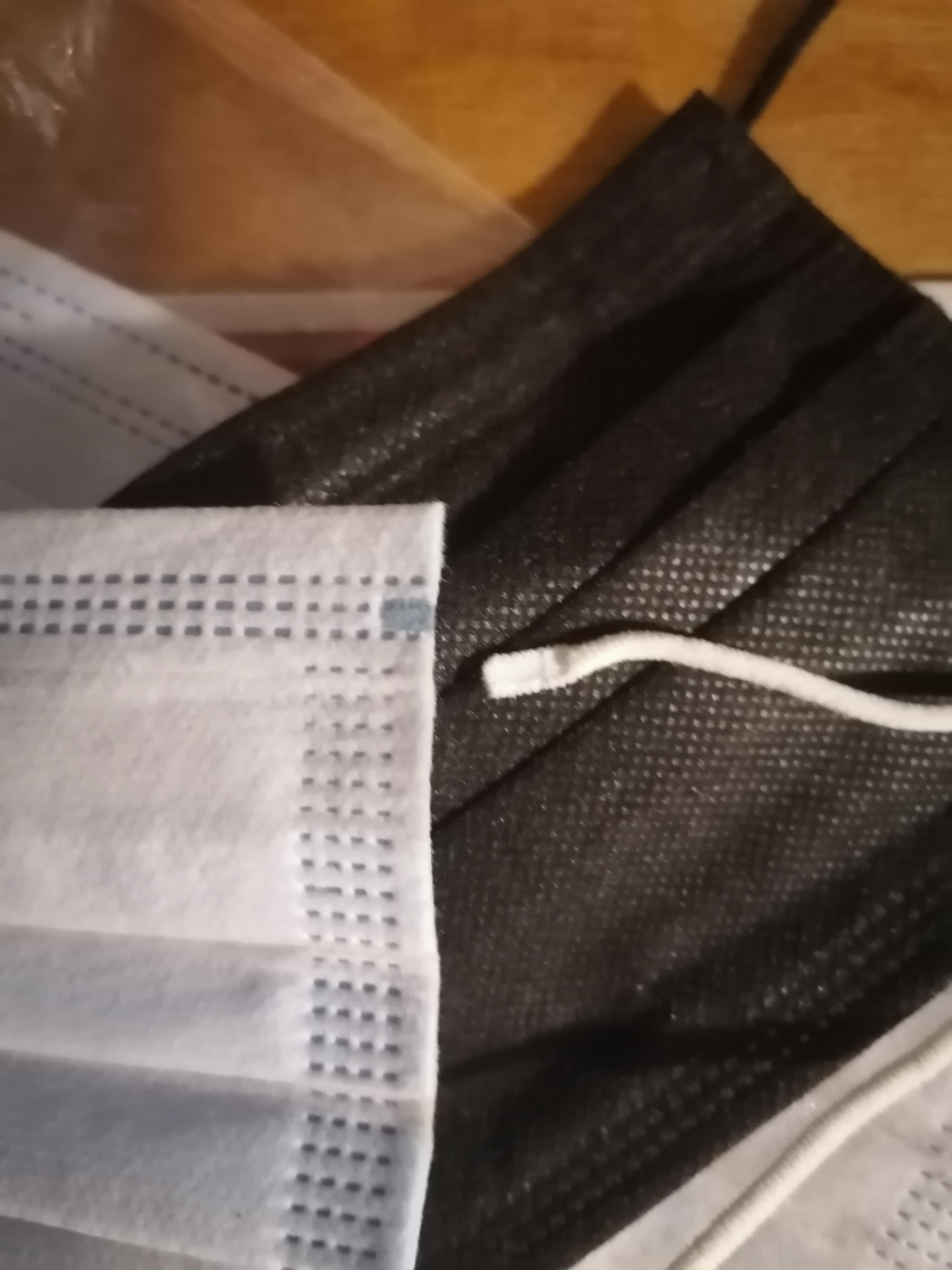 Не одевай маску, не будет теплее!