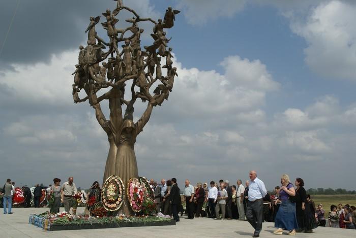 ДЕТЯМ БЕСЛАНА