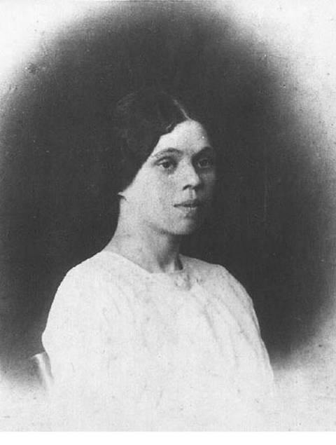 Анна Изряднова