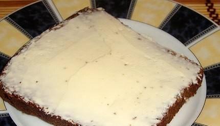 КУСОЧЕК ХЛЕБА С МАСЛОМ