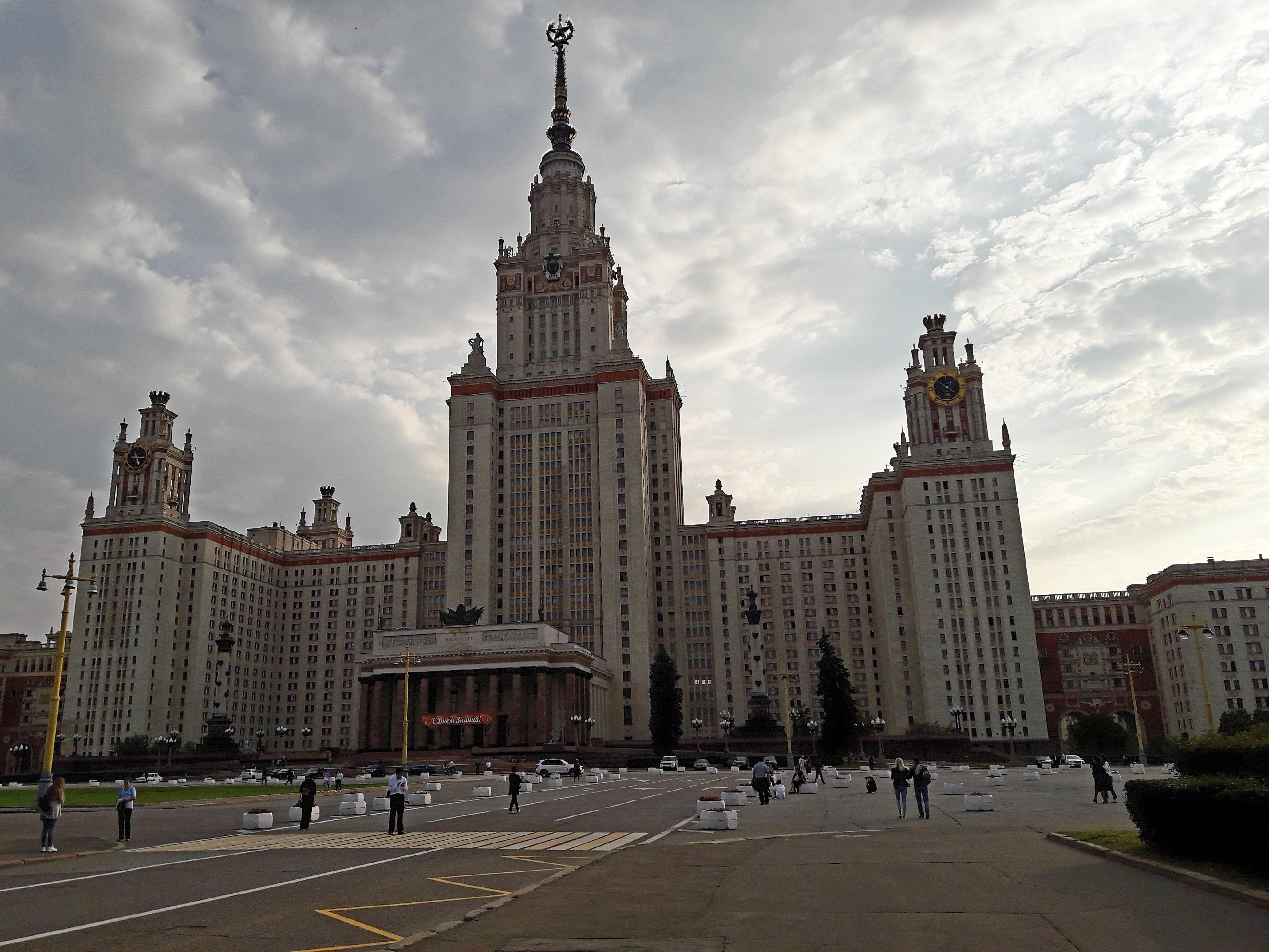 ДЛЯ ЛЮБИМОГО ТРЕТЬЕГО