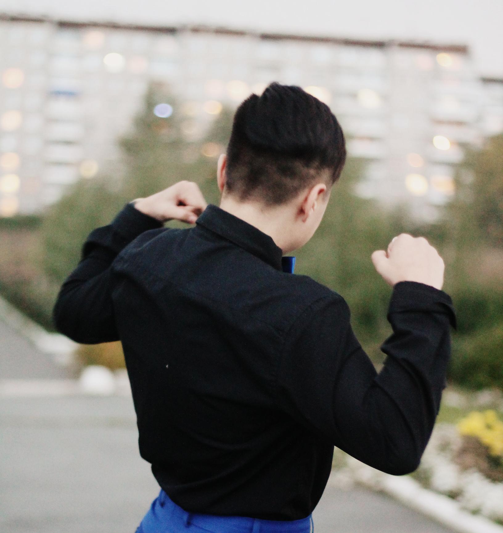 Молчанием наполняю.