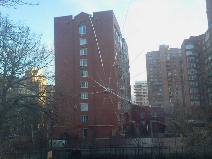 "Разбитое стекло" (14.03.2016)