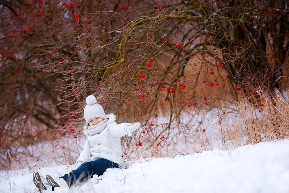 А нынче зимушка - кокеткой...