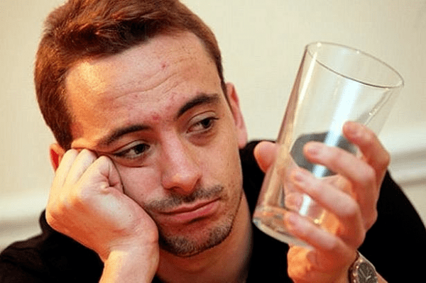 НАВЕРНО ПРОКЛЯТ ЧЕЛОВЕК ?..