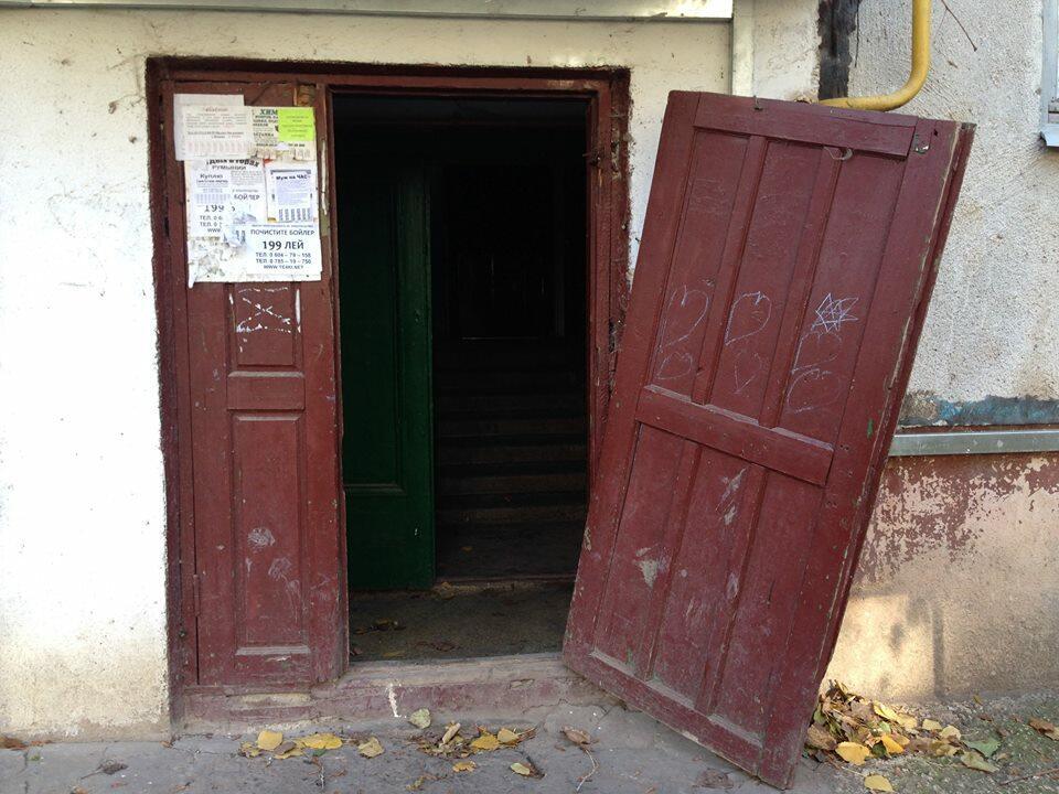 Ответ поэту - Meri - МОНОЛОГ ДВЕРИ