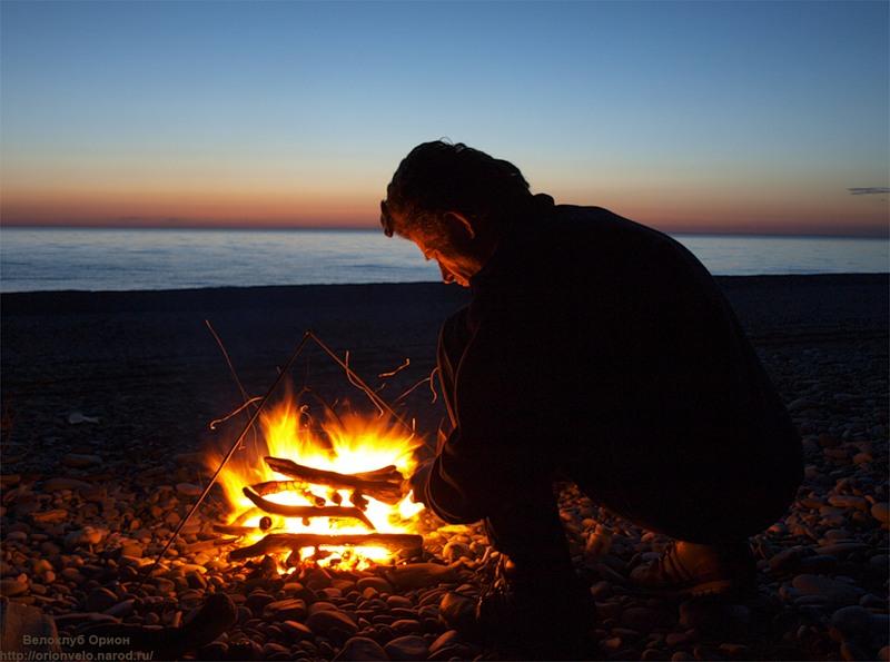 ПРИЛОЖИЛ  К ДУШЕ  ТРАВУ  ПОДОРОЖНИК . читает автор .