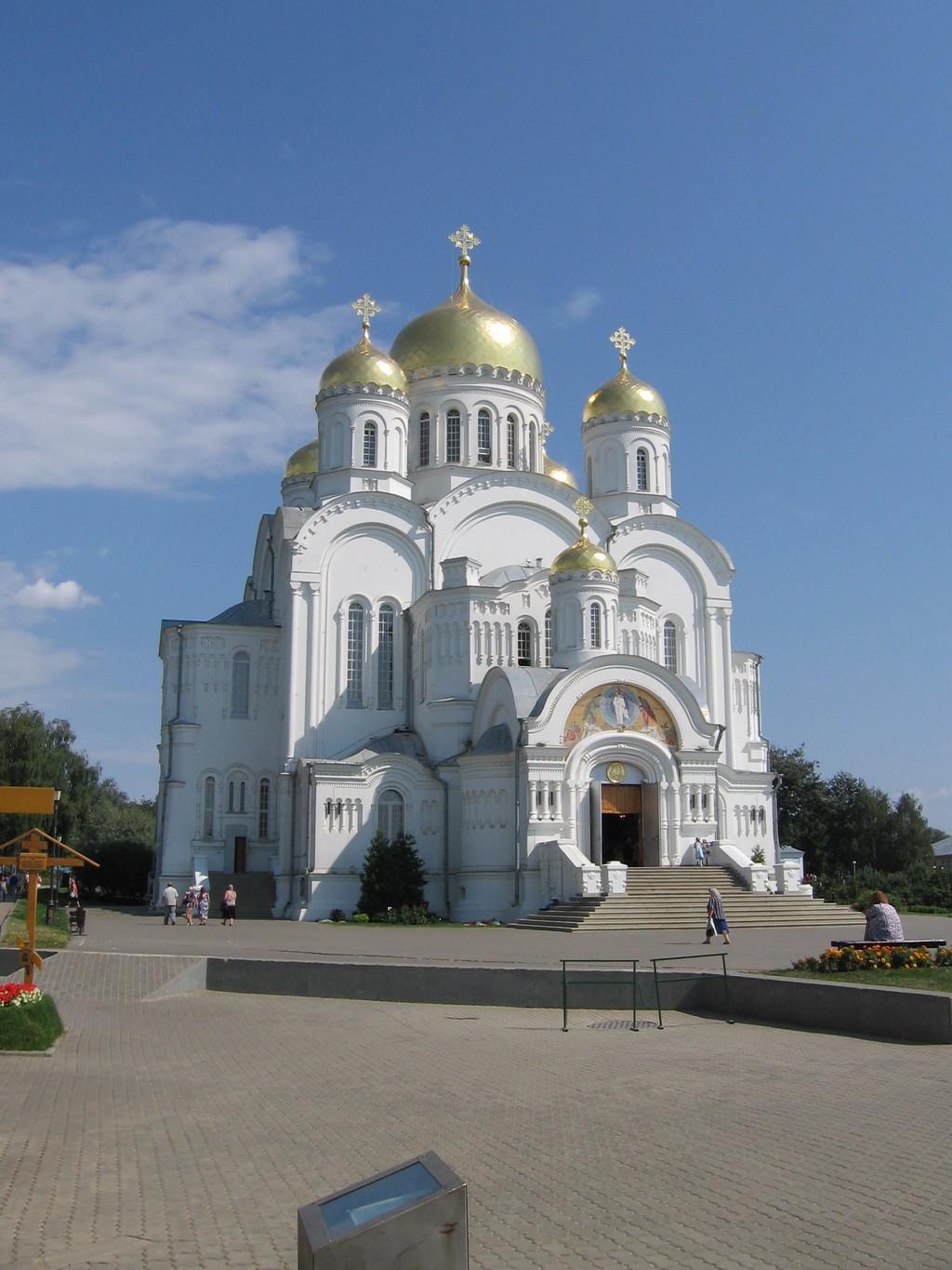 РАДОСТНО СОБОЙ ДО ГРУСТИ