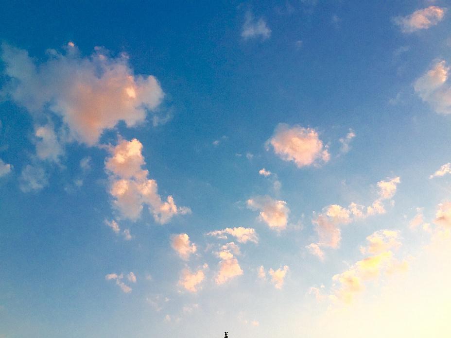 ПОД НЕБОМ СИРЕНИ