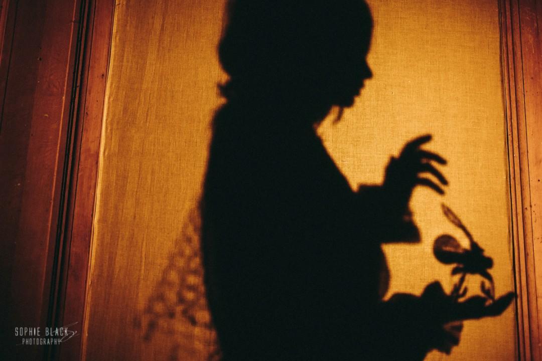 У неё есть чёткая тень